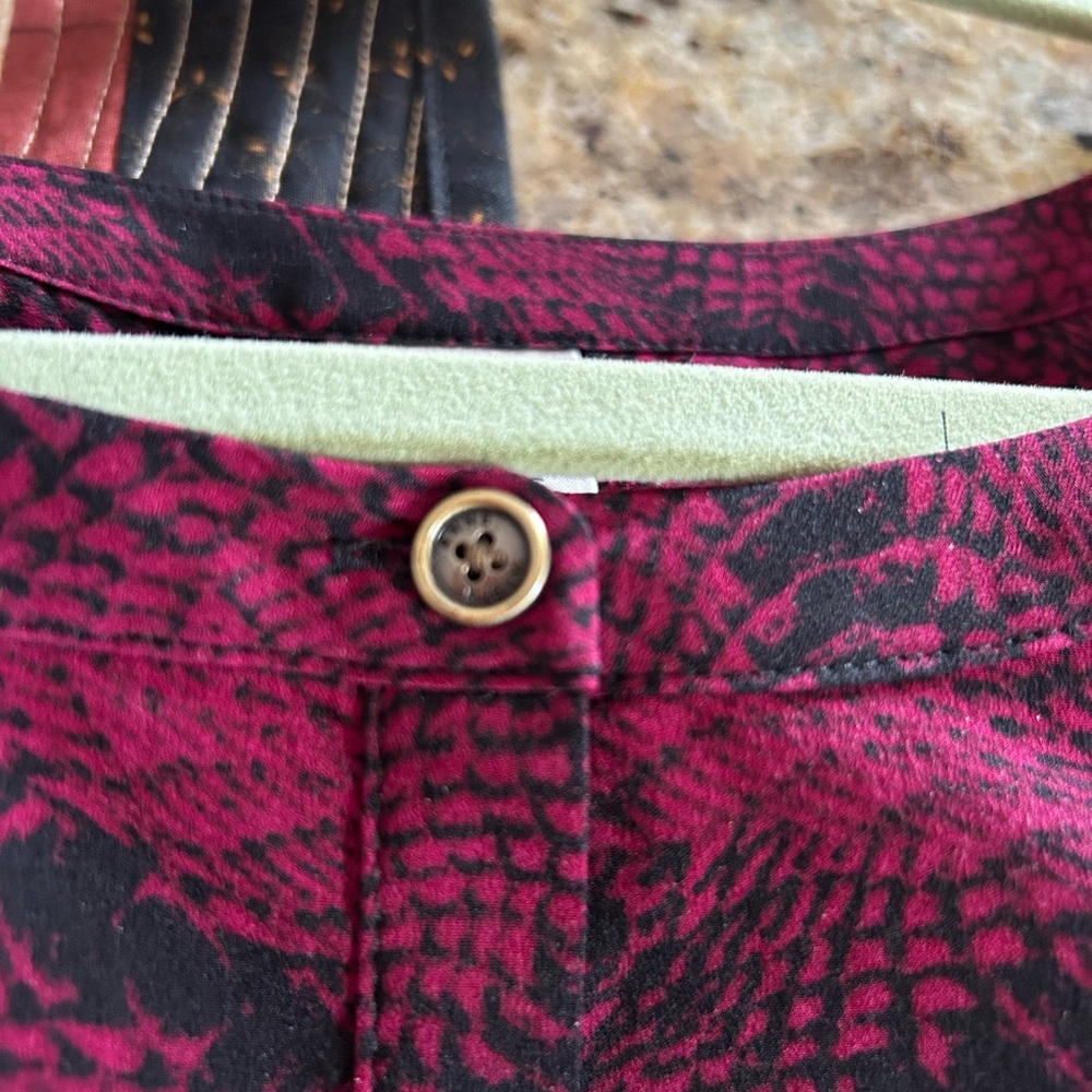 Anne Klein Black and Cabernet Blouse XL - EUC - Picture 9 of 10